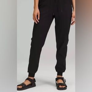 lululemon on the fly woven joggers